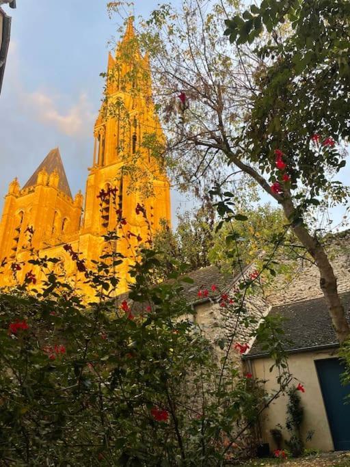 Appartement Sur Le Parvis De La Cathedrale Senlis  Esterno foto