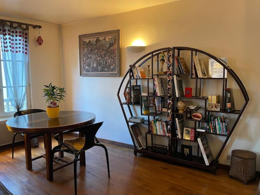 Appartement Sur Le Parvis De La Cathedrale Senlis  Esterno foto